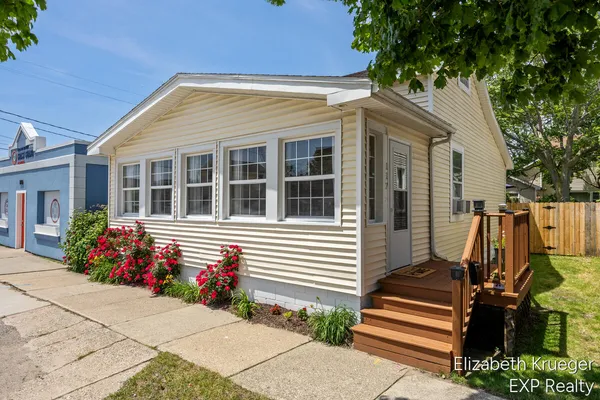 $369,900 | 117 North 2nd Street, Grand Haven, MI 49417