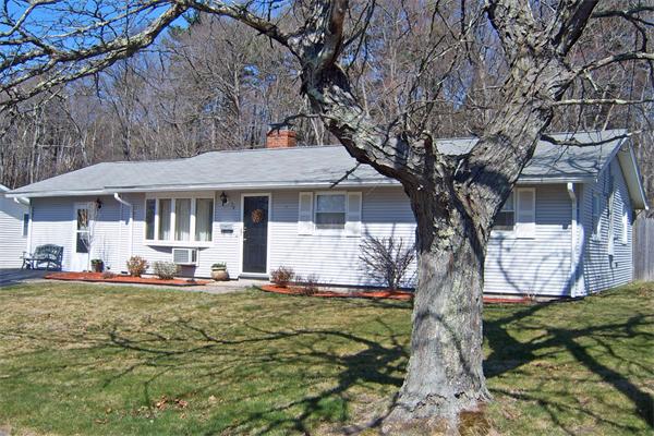 74 Roseen Road Holbrook, MA 02343 - Photo 3 of 19