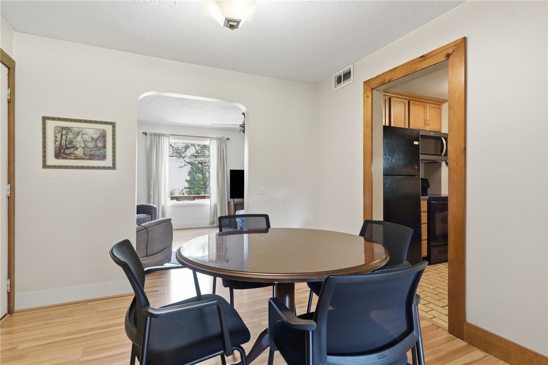 4853 West Ridge Road Parma, NY 14559 - Photo 12 of 39 Dining room