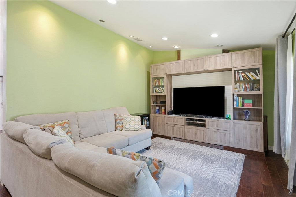 25576 Fedala Road Valencia, CA 91355 - Photo 5 of 31