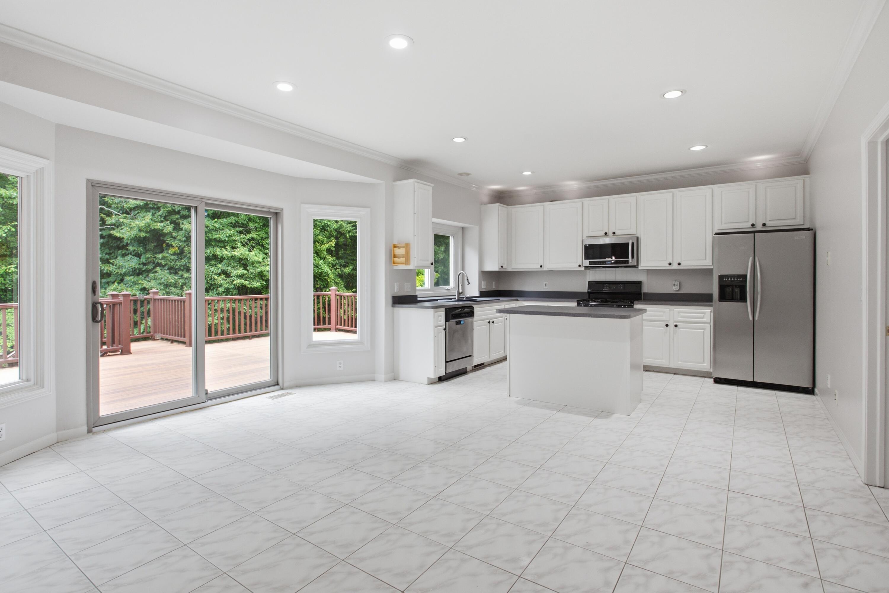 2189 Clinton View Circle Rochester Hills, MI 48309 - Photo 23 of 77 IMG_8008