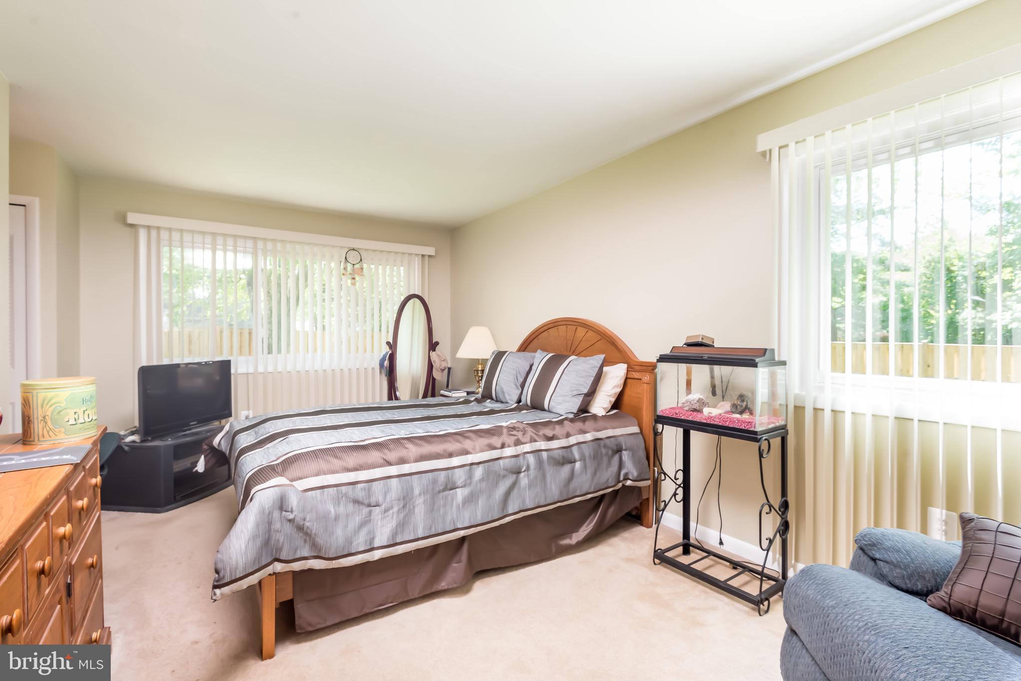 107 South Cottage Road Sterling, VA 20164 - Photo 20 of 25 Gallery Image 20