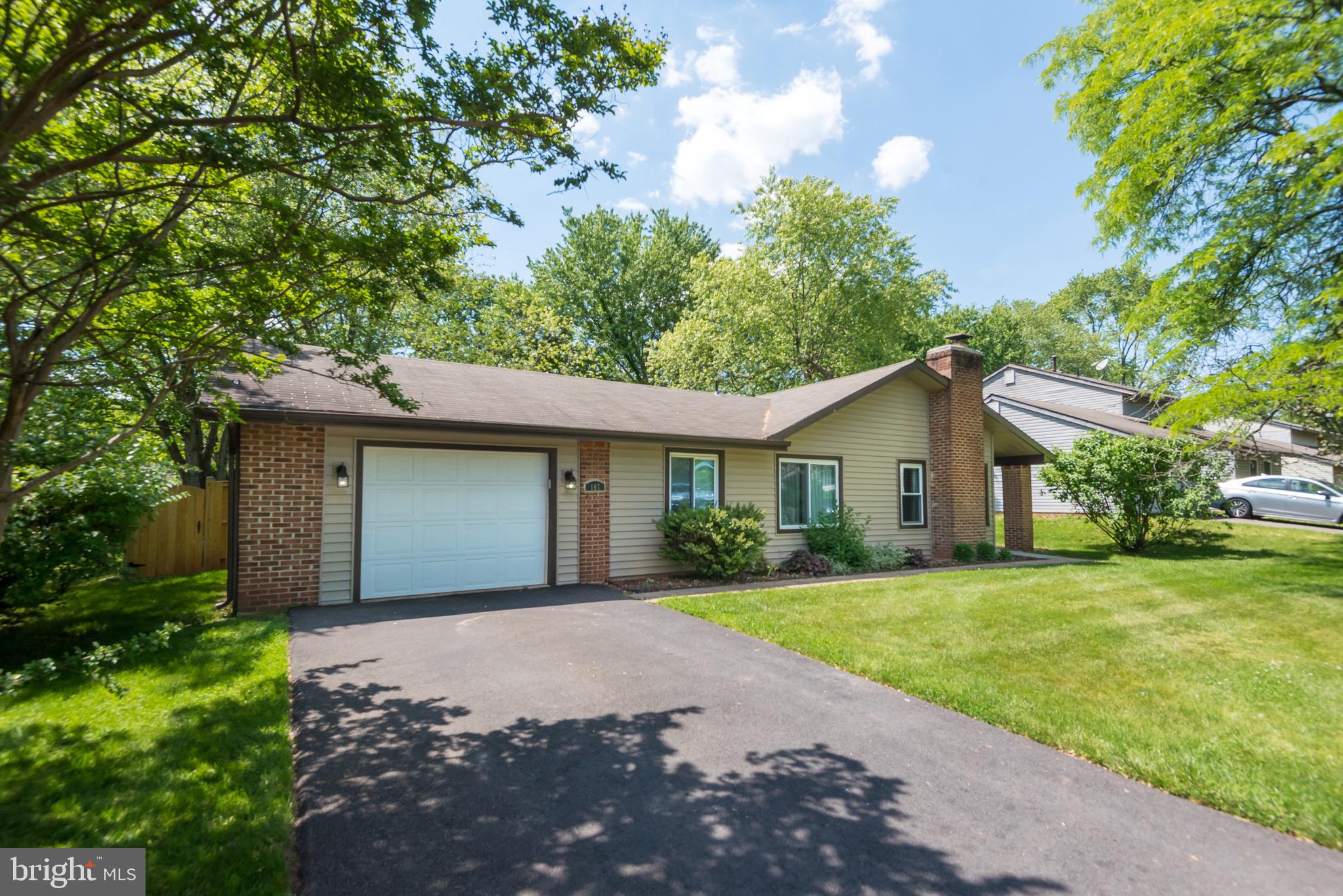 107 South Cottage Road Sterling, VA 20164 - Photo 3 of 25 Gallery Image 3