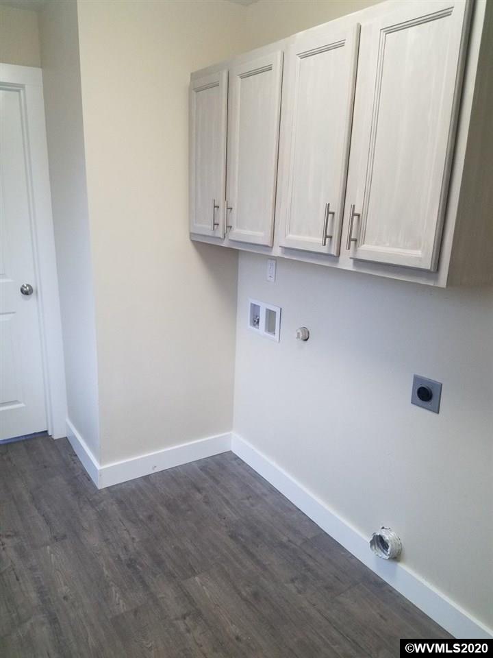 640 Southwest Hayter Street Dallas, OR 97338 - Photo 18 of 19 Gallery Image 18