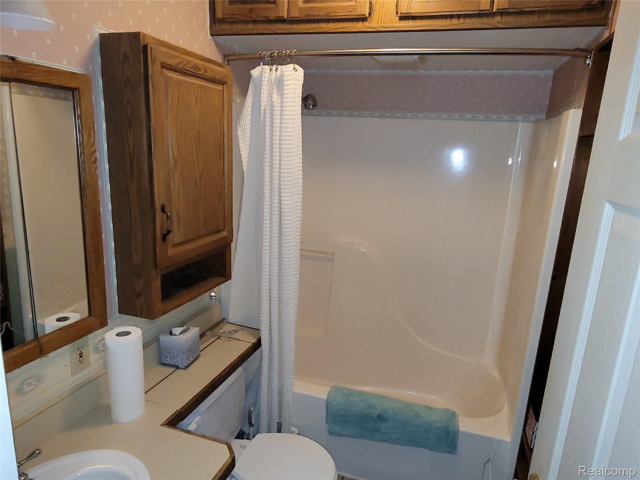5199 Stevens Road Clarkston, MI 48346 - Photo 13 of 18 20201029_173611.jpg
