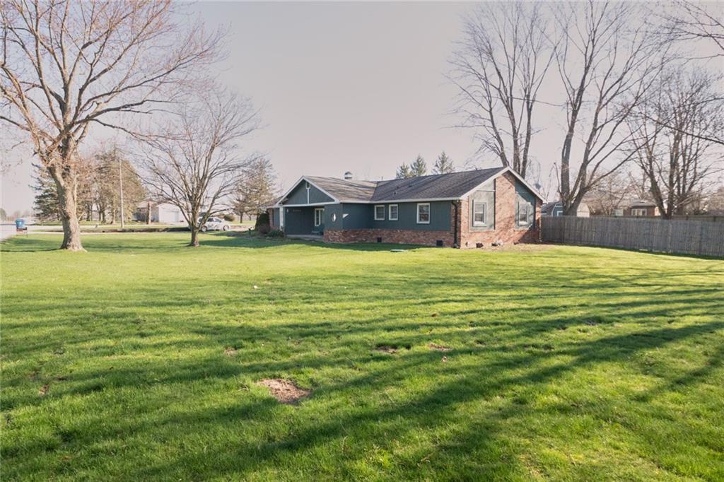 23395 Dunbar Road Sheridan, IN 46069 - Photo 4 of 36 Gallery Image 4
