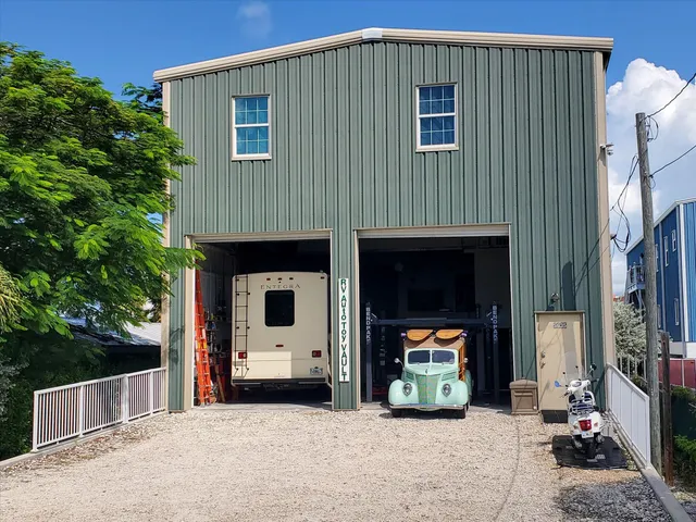 $1,825,000 | 5635 MacDonald Avenue, Stock Island, FL 33040