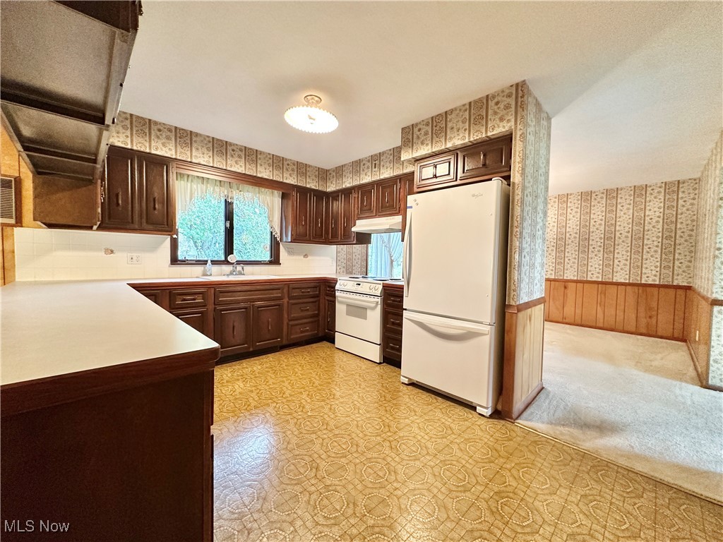 978 Southwold Road Akron, OH 44321 - Photo 13 of 43 Kitchen