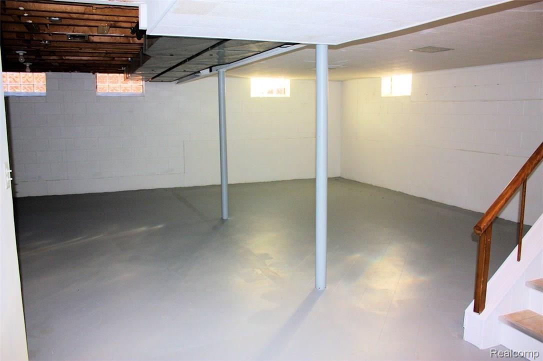 118 South Helen Avenue Rochester, MI 48307 - Photo 20 of 23 Basement.jpg