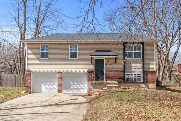 $255,000 | 200 Gregg Street, Grain Valley, MO 64029