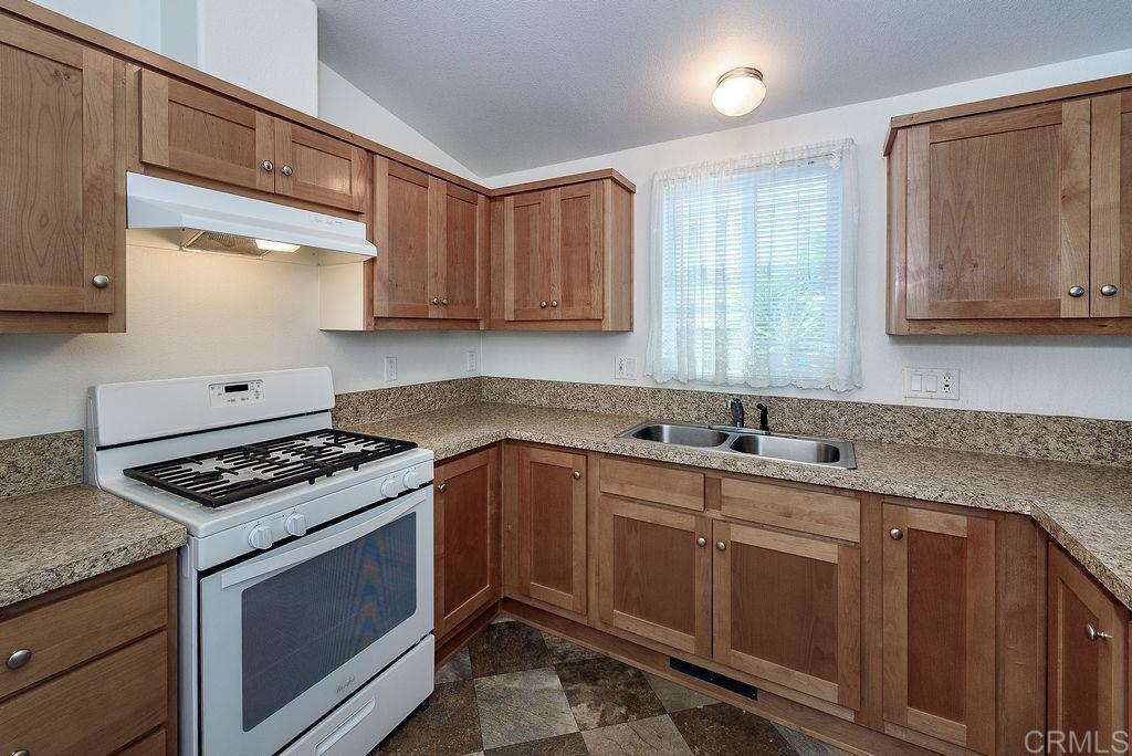 8213 Sunset Road Lakeside, CA 92040 - Photo 9 of 48