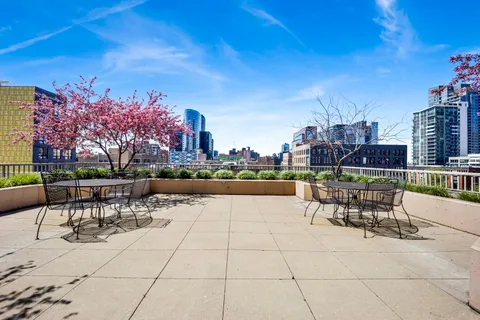 $399,900 | 200 North Jefferson Street, Unit 2301, Chicago, IL 60661