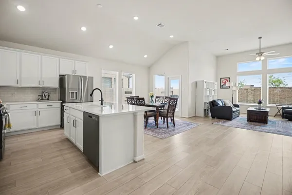 $3,000 | 2214 Lierna Drive, La Marque, TX 77568