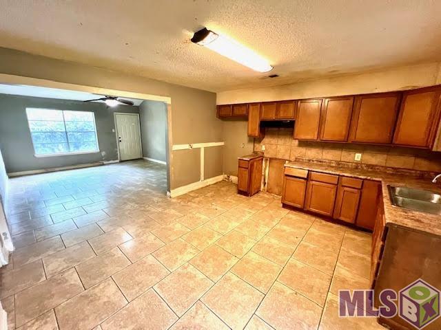 13604 Broad Court Baton Rouge, LA 70810 - Photo 4 of 16 Kitchen