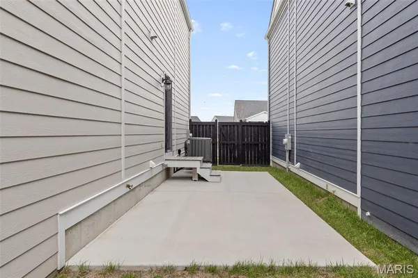 $379,900 | 5085 Barter Street, St. Charles, MO 63301