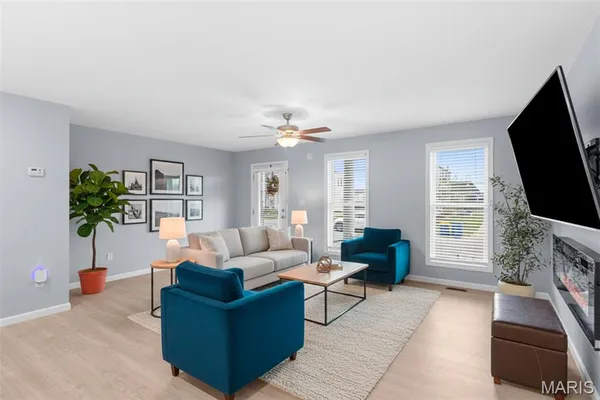 $379,900 | 5085 Barter Street, St. Charles, MO 63301