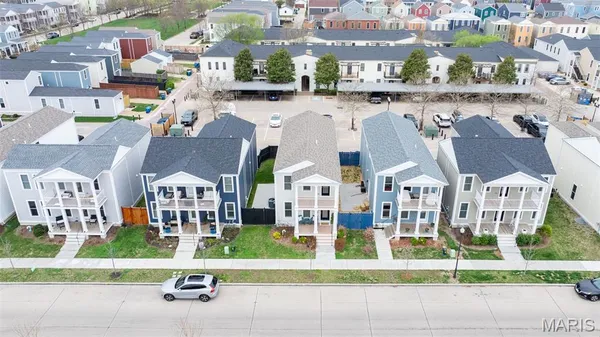 $379,900 | 5085 Barter Street, St. Charles, MO 63301