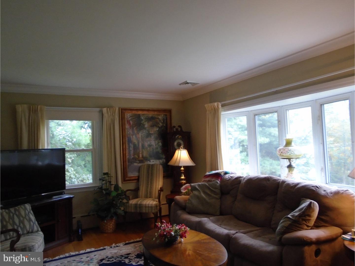 1574 Snell Road Pottstown, PA 19464 - Photo 5 of 20 Gallery Image 5