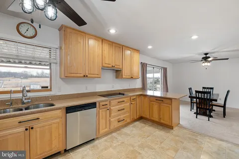 $590,000 | 3172 Dupont Parkway, Odessa, DE 19730
