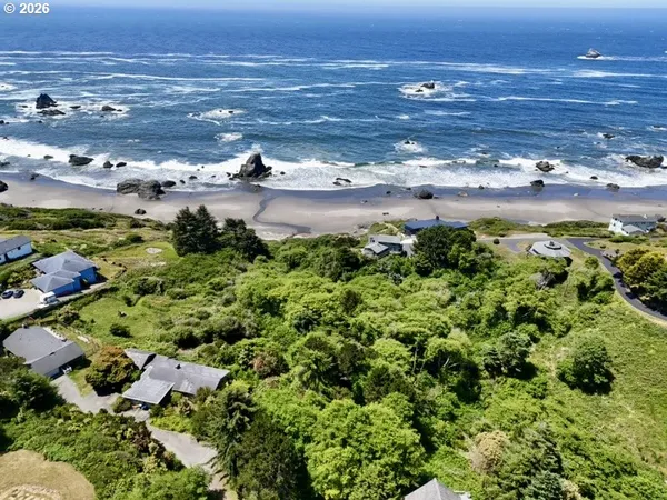 $1,200,000 | 17350 Holmes Drive, Brookings, OR 97415