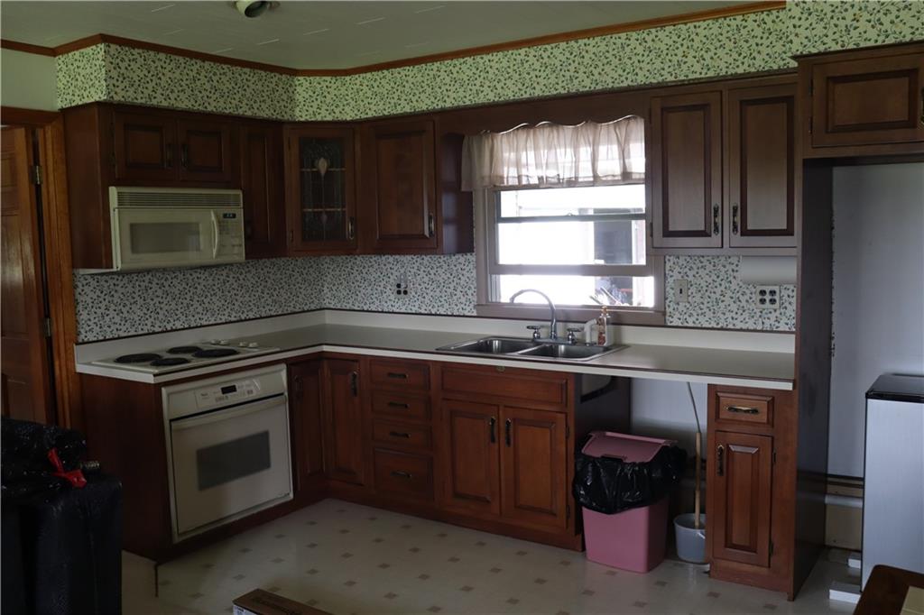 456 Mountain View Road New Florence, PA 15944 - Photo 22 of 25 Kitchen