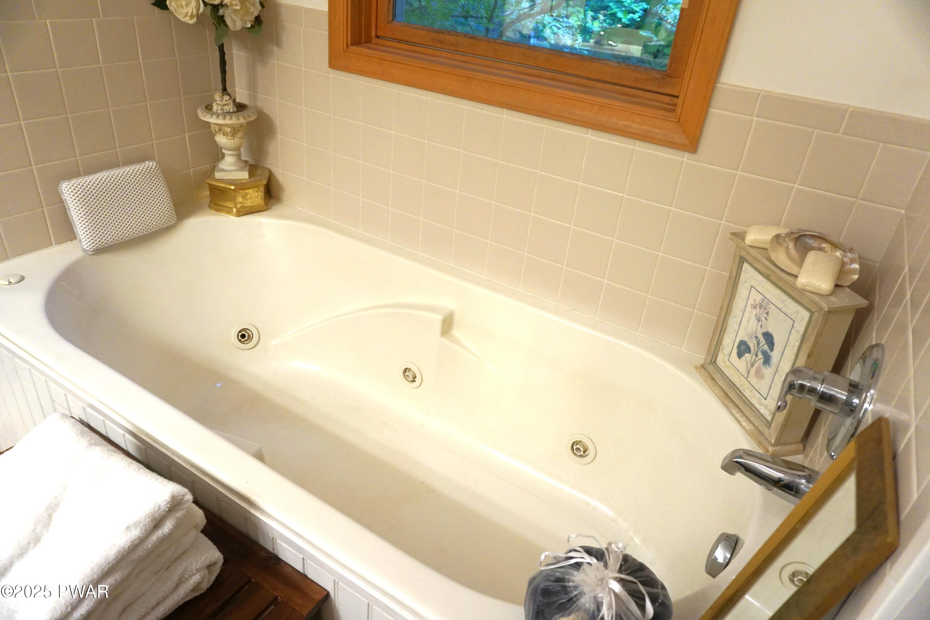 103 Valley Forge Road Milford, PA 18337 - Photo 27 of 50 Main Bathroom