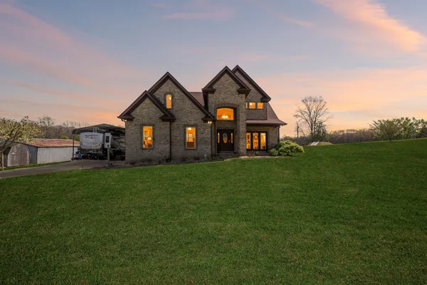 $749,900 | 3128 31e Highway, Bethpage, TN 37022