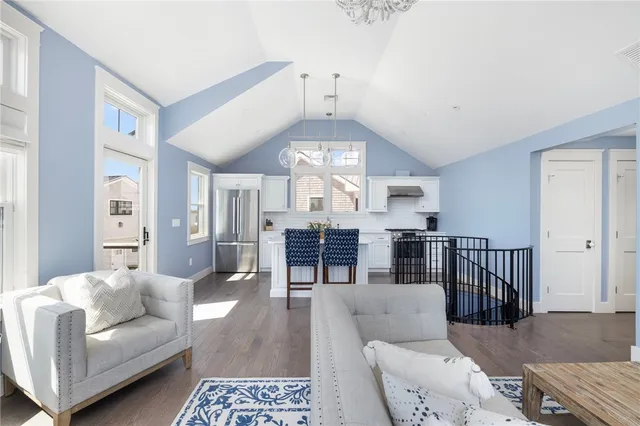 $989,000 | 14 East Pointe Lane, Unit 14, South Kingstown, RI 02879