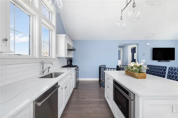 $989,000 | 14 East Pointe Lane, Unit 14, South Kingstown, RI 02879