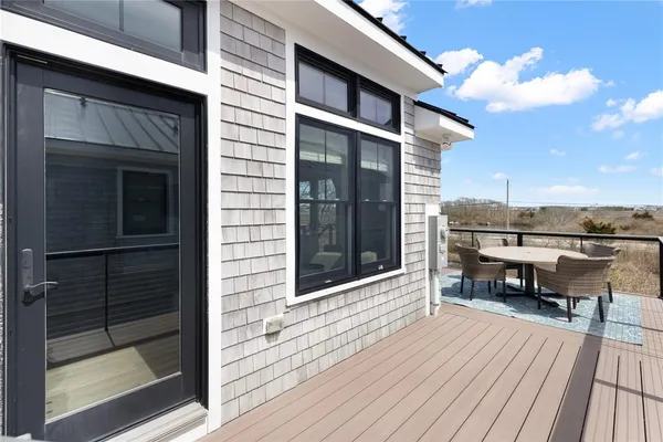 $989,000 | 14 East Pointe Lane, Unit 14, South Kingstown, RI 02879