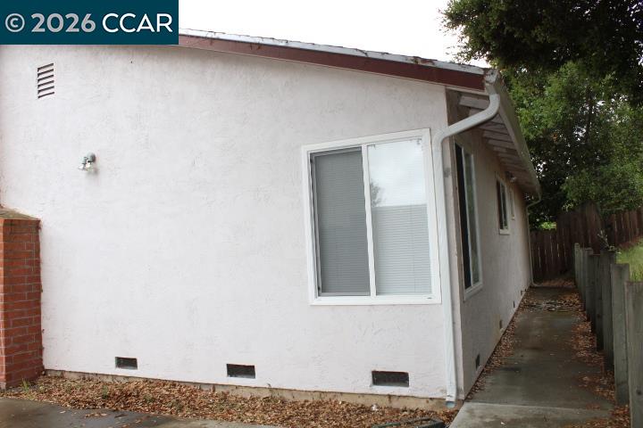 2152 Blue Jay Circle Pinole, CA 94564 - Photo 26 of 31 a front view of a house