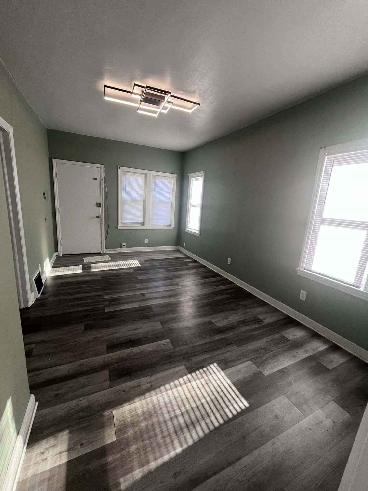 2321 South 12th Street Milwaukee, WI 53215 - Photo 2 of 9 481457478_1454464442189412_7615838352696