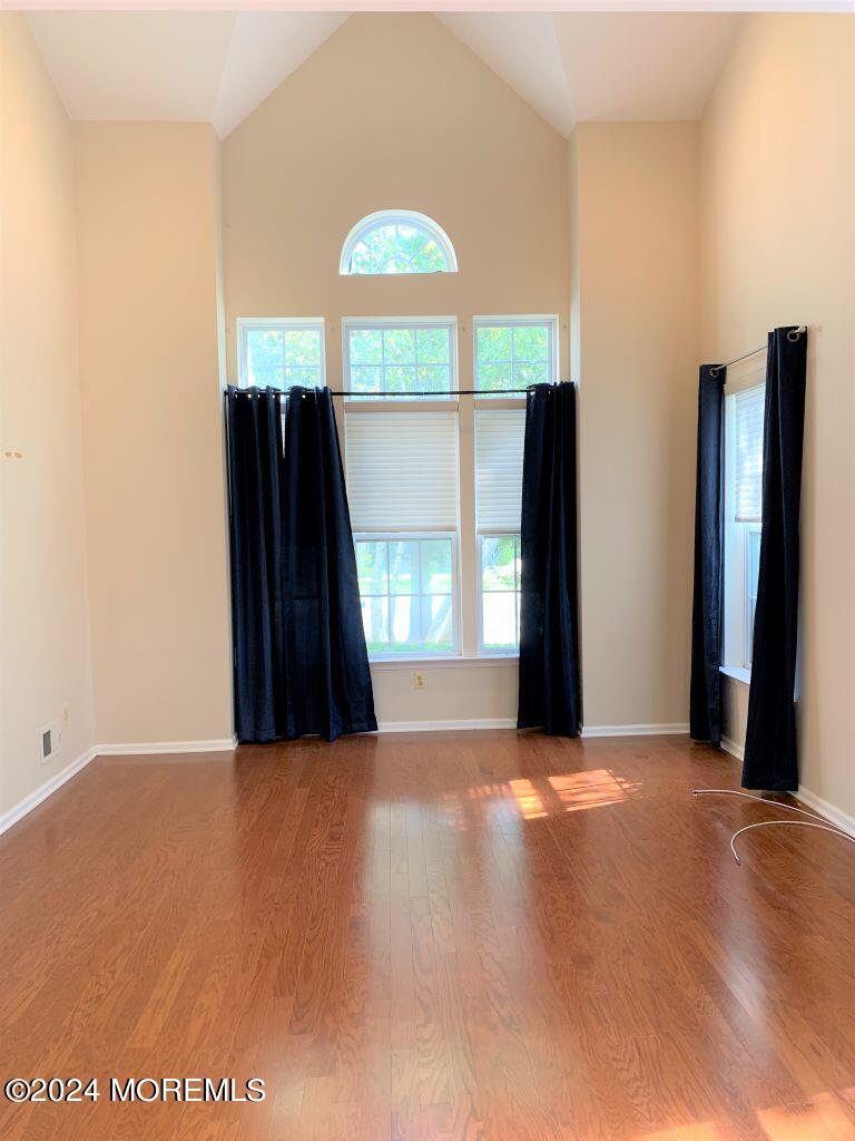 87 Banyan Boulevard Holmdel, NJ 07733 - Photo 5 of 17 5