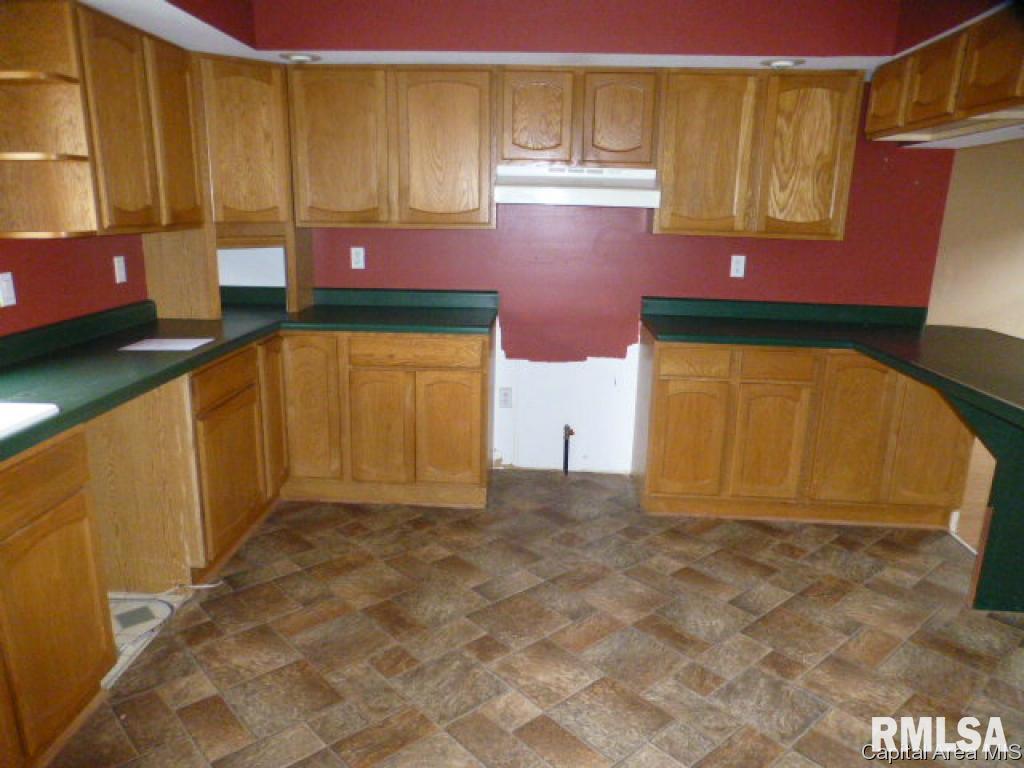 2621 South Spring Street Springfield, IL 62704 - Photo 5 of 25 Gallery Image 5