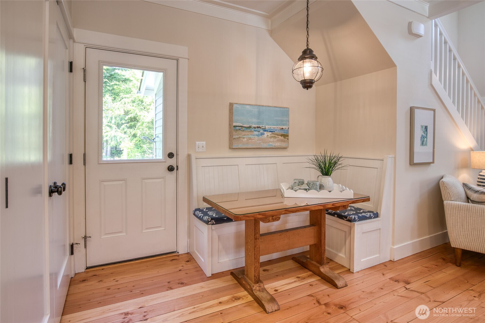 191 Compass Street Pacific Beach, WA 98571 - Photo 25 of 36 a room with furniture and window