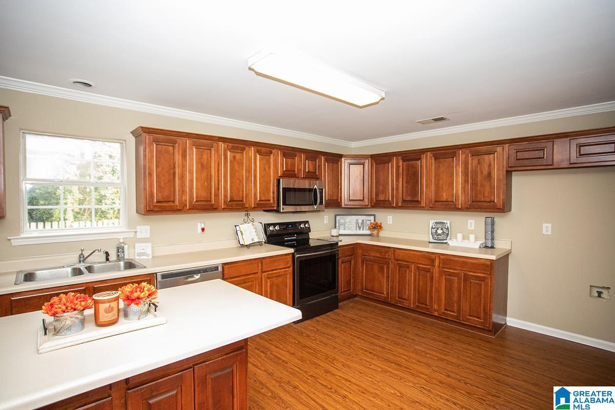 240 Warwick Lane Alabaster, AL 35007 - Photo 8 of 37