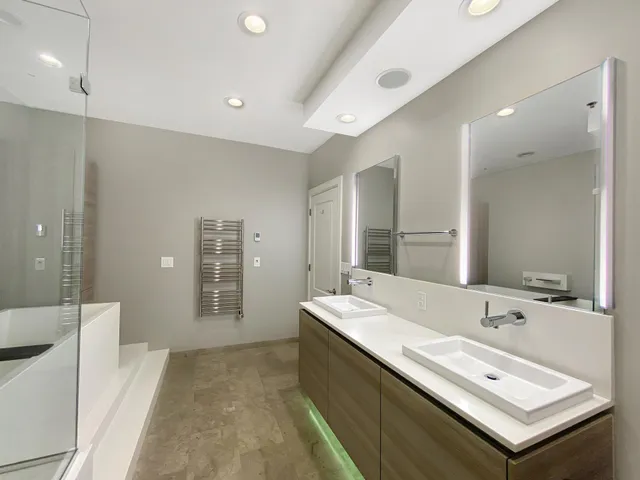 $2,995 | 300 Wall Street, Unit 708, St. Paul, MN 55101