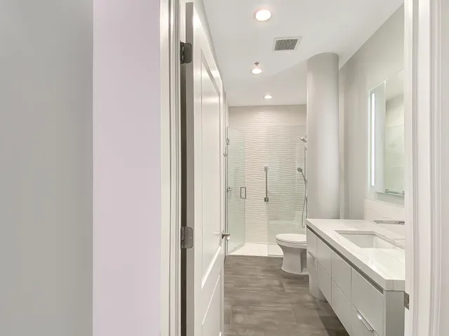 $2,750 | 300 Wall Street, Unit 708, St. Paul, MN 55101