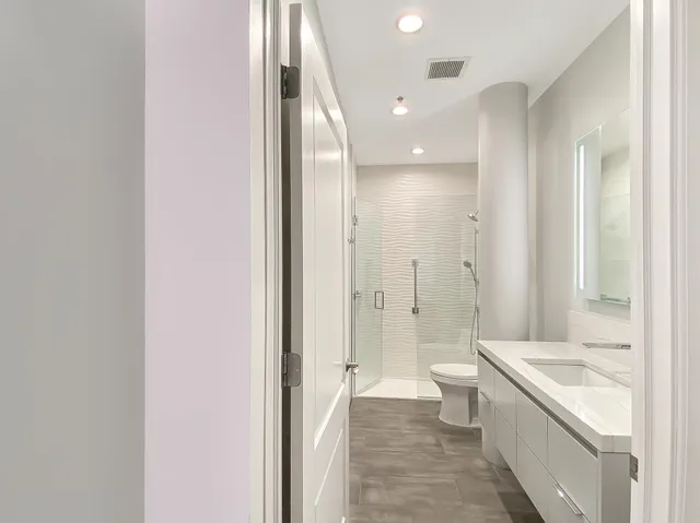 $2,995 | 300 Wall Street, Unit 708, St. Paul, MN 55101