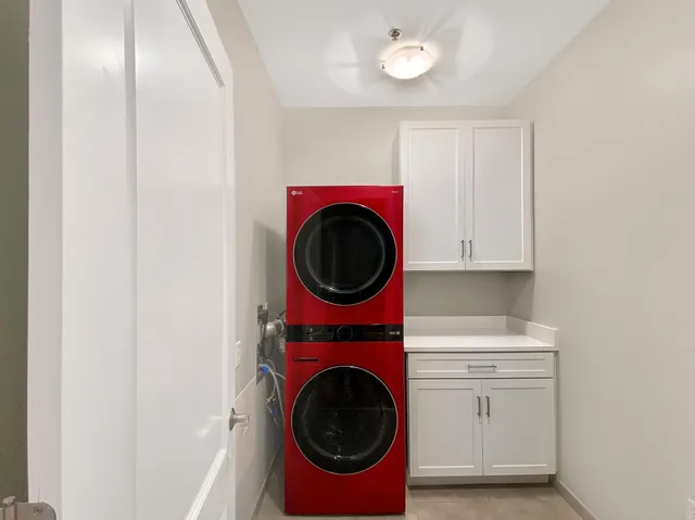 $2,995 | 300 Wall Street, Unit 708, St. Paul, MN 55101