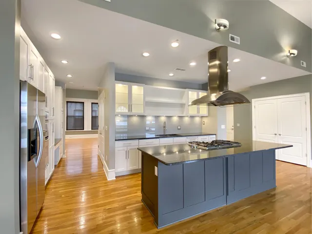 $2,750 | 300 Wall Street, Unit 708, St. Paul, MN 55101