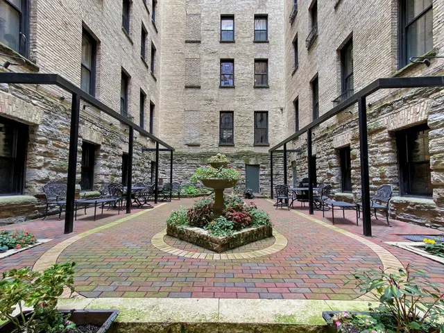 $2,995 | 300 Wall Street, Unit 708, St. Paul, MN 55101