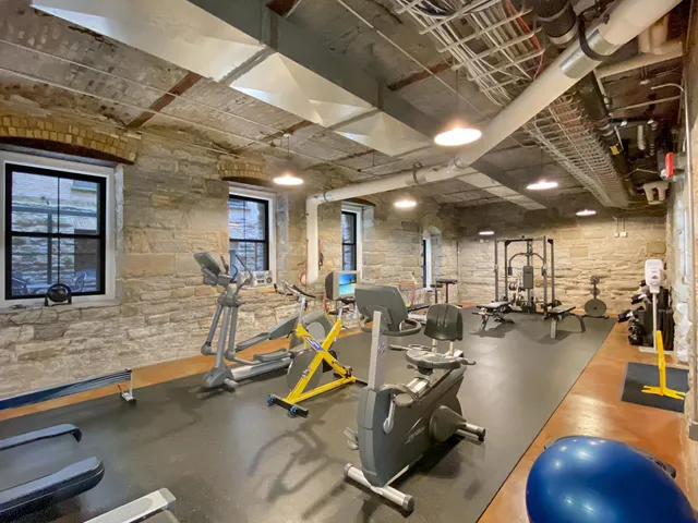 $2,995 | 300 Wall Street, Unit 708, St. Paul, MN 55101