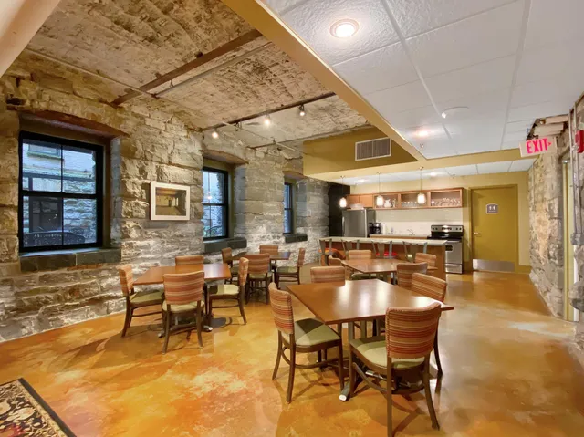 $2,995 | 300 Wall Street, Unit 708, St. Paul, MN 55101