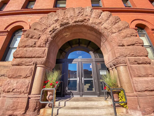 $2,995 | 300 Wall Street, Unit 708, St. Paul, MN 55101