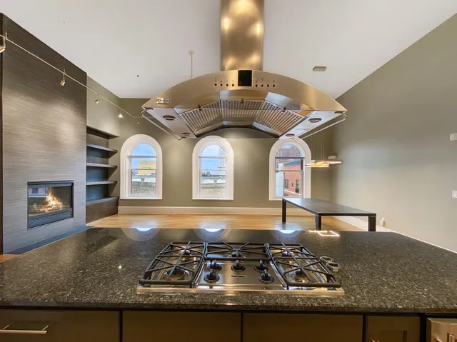 $2,995 | 300 Wall Street, Unit 708, St. Paul, MN 55101