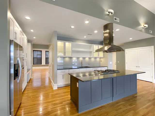 $2,995 | 300 Wall Street, Unit 708, St. Paul, MN 55101