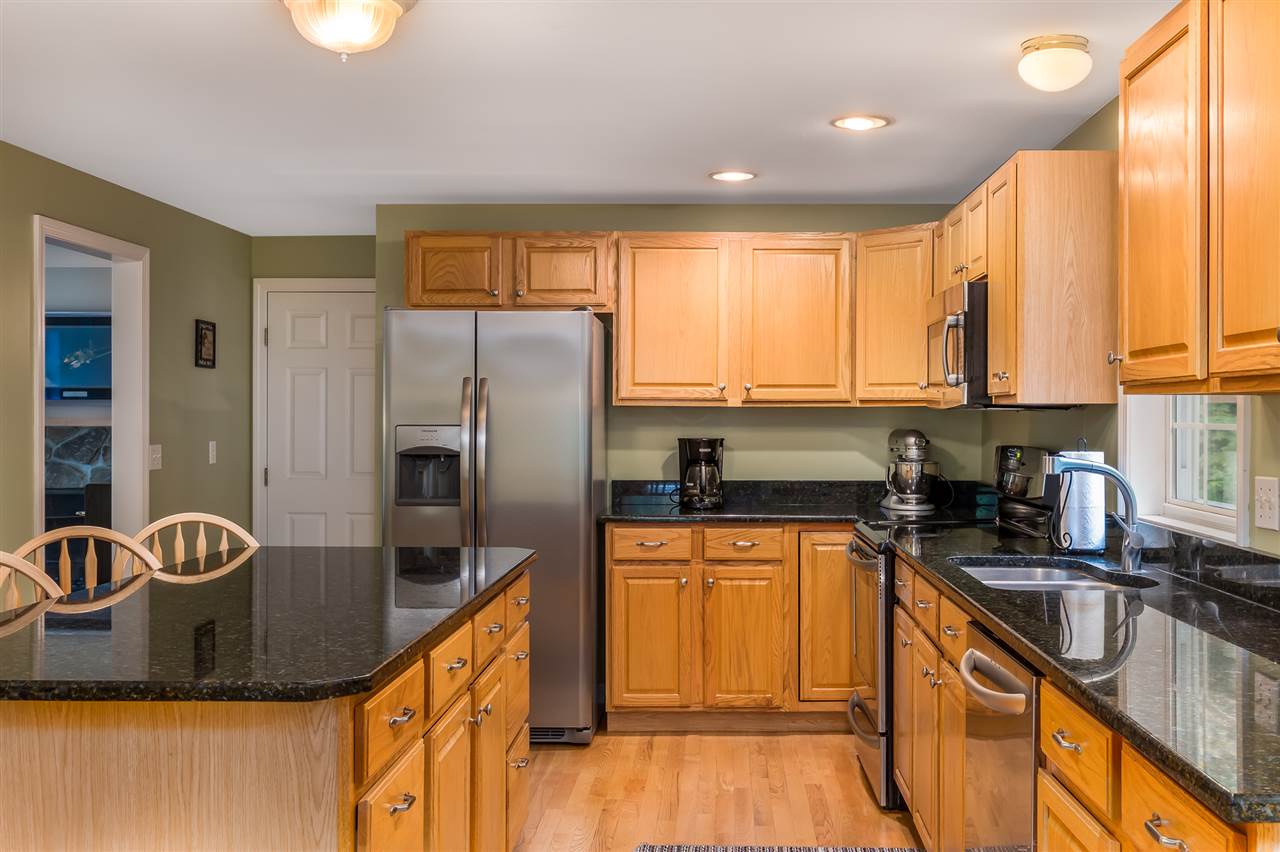 12 Ross Road Durham, NH 03824 - Photo 3 of 32