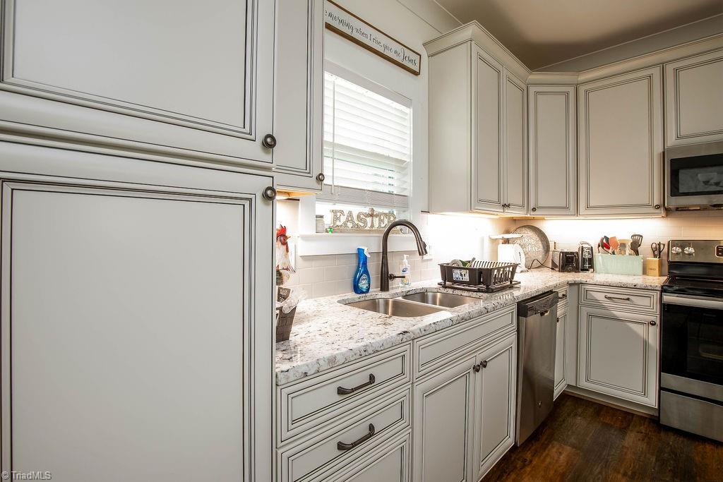 4882 Colonial Circle Trinity, NC 27370 - Photo 8 of 27