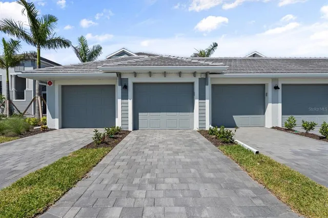$2,200 | 12470 Wellen Golf Street, Unit 205, Venice, FL 34293